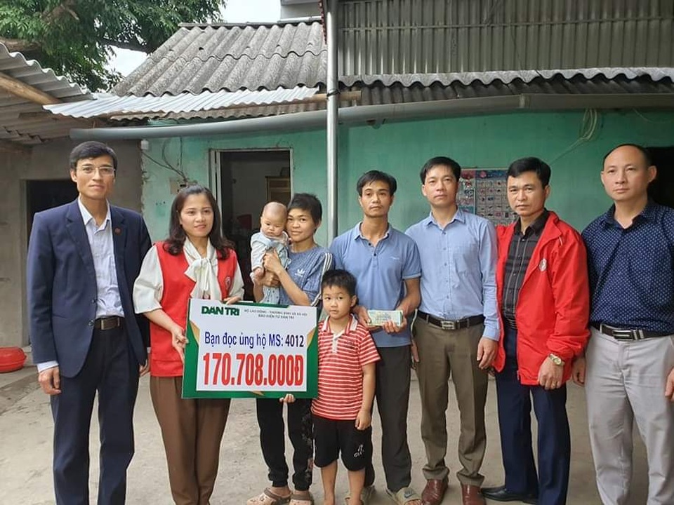 Bạn đọc Dân trí giúp đỡ người mẹ mắc ung thư hơn 200 triệu đồng - 1 Bạn đọc Dân trí giúp đỡ người mẹ mắc ung thư hơn 200 triệu đồng - 1