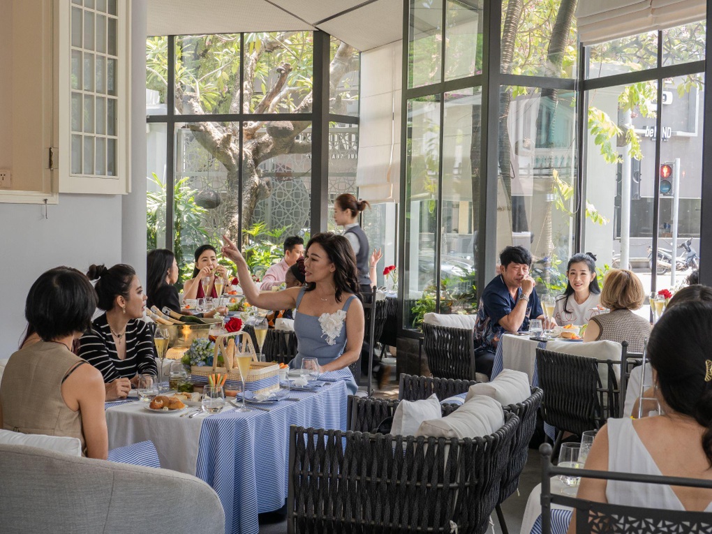 Trải nghiệm buổi dã ngoại khác lạ trong Khu vườn mùa đông tại Fashionista Café - 2 Trải nghiệm buổi dã ngoại khác lạ trong Khu vườn mùa đông tại Fashionista Café - 2
