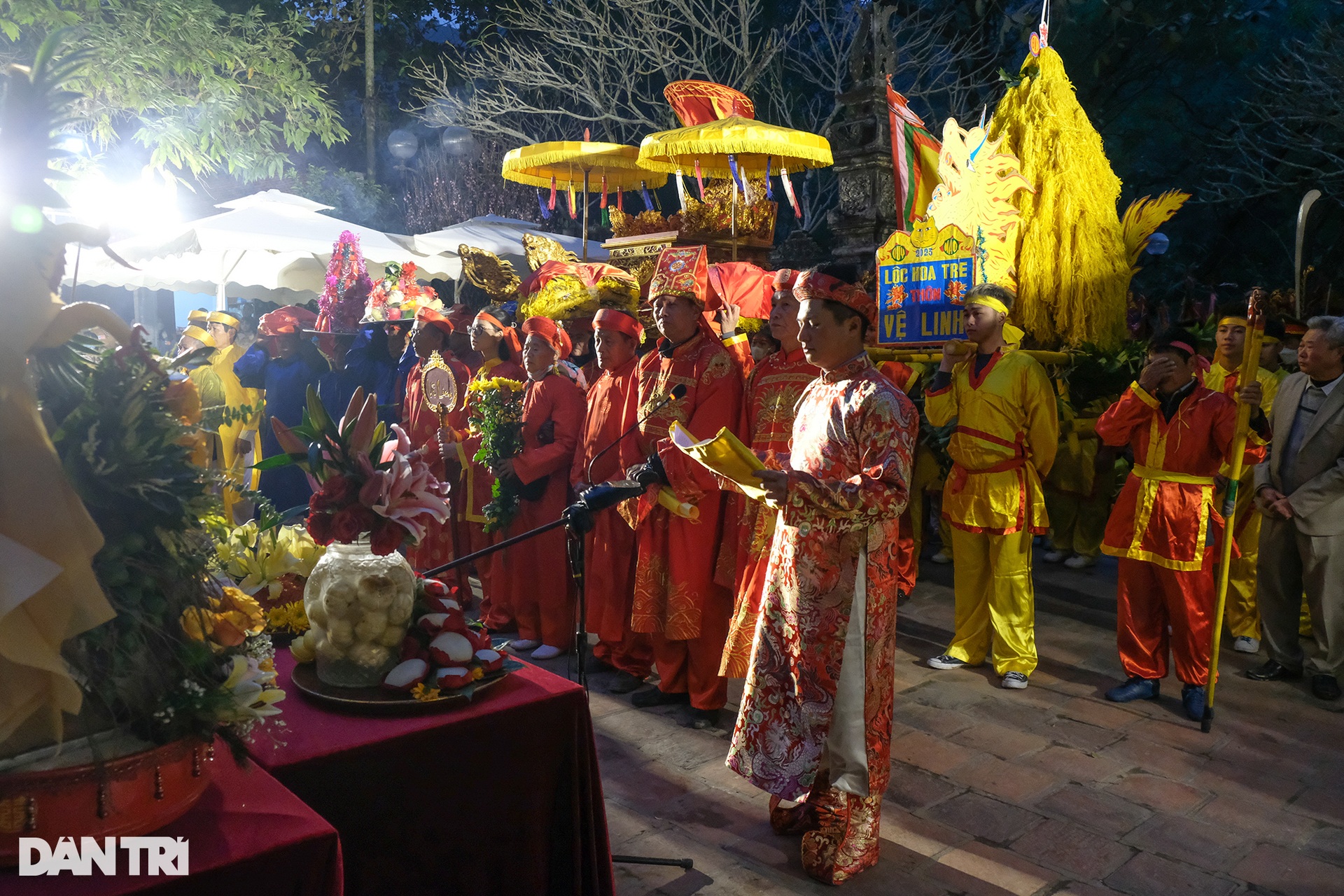Bé gái 11 tuổi vào vai Nữ tướng tại hội Gióng ở Hà Nội - 1 Bé gái 11 tuổi vào vai Nữ tướng tại hội Gióng ở Hà Nội - 1