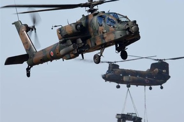 Bộ trưởng Quốc phòng Nhật đích thân tham gia tập trận bảo vệ đảo