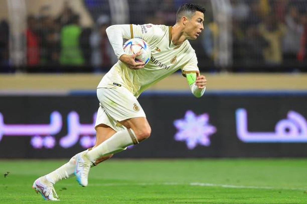 C.Ronaldo bị tố tranh quyền sút phạt đền của đồng đội - 2 C.Ronaldo bị tố tranh quyền sút phạt đền của đồng đội - 2