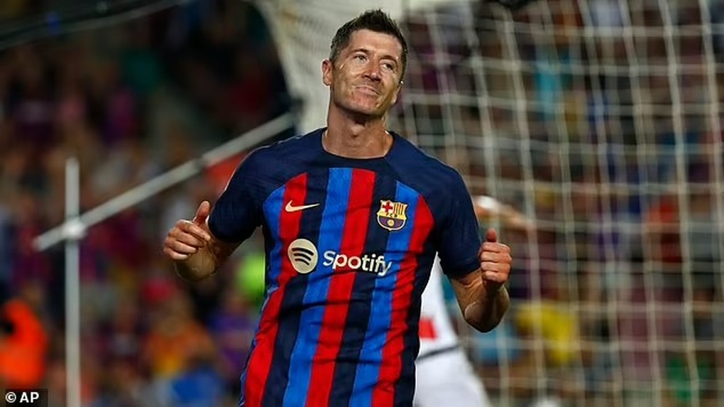 Lewandowski bị trộm đồng hồ đắt giá - 2 Lewandowski bị trộm đồng hồ đắt giá - 2