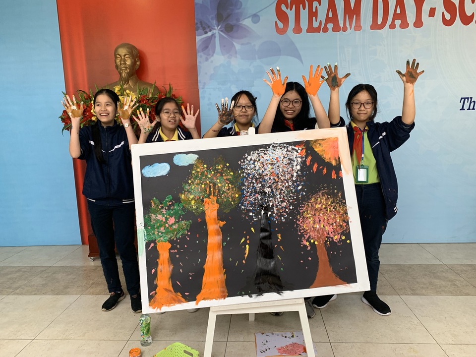 Trầm trồ, hứng thú với ngày hội STEAM ở một trường học Hà Nội - 5 Trầm trồ, hứng thú với ngày hội STEAM ở một trường học Hà Nội - 5