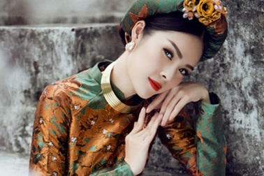 NTK Nhật Dũng tặng 20 áo dài, 200 bức ảnh cho Bảo tàng Phụ nữ Nam Bộ