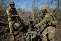 Vì sao Ukraine quyết giữ thành trì Bakhmut trước vòng vây hỏa lực Nga?