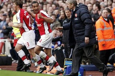 Arsene Wenger: “Cơ hội chia đều cho Arsenal và Villarreal”