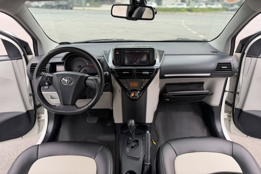 Xe độc lạ Toyota iQ, hơn 10 năm tuổi vẫn có giá 800 triệu đồng - 3