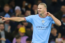 Cổ động viên Man Utd kêu gọi cấm Erling Haaland thi đấu suốt đời