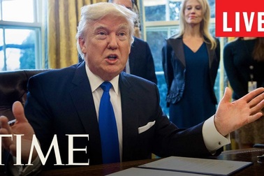 Ông Trump tạm cấm đi lại giữa Mỹ và châu Âu vì dịch Covid-19