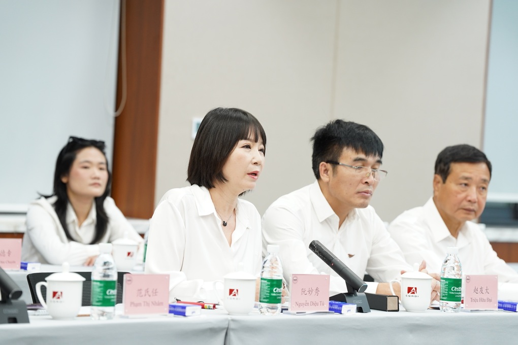 Liên danh Văn Phú - Đèo Cả báo cáo định hướng phát triển “Trục cảnh quan sông Hồng” - 1 Liên danh Văn Phú - Đèo Cả báo cáo định hướng phát triển “Trục cảnh quan sông Hồng” - 1