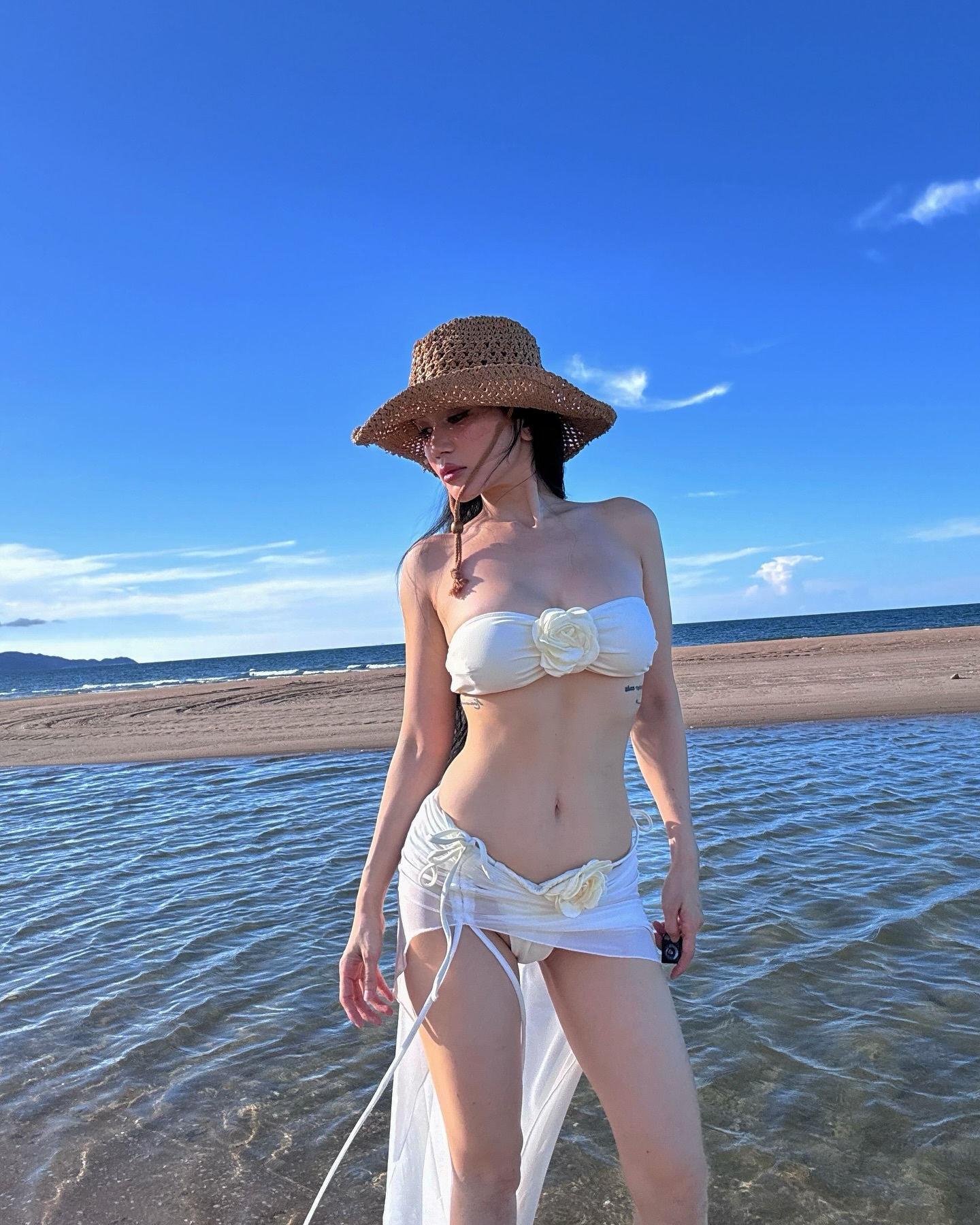 Dàn mỹ nhân Việt đốt mắt với loạt bikini nóng bỏng chào hè - 12 Dàn mỹ nhân Việt đốt mắt với loạt bikini nóng bỏng chào hè - 12