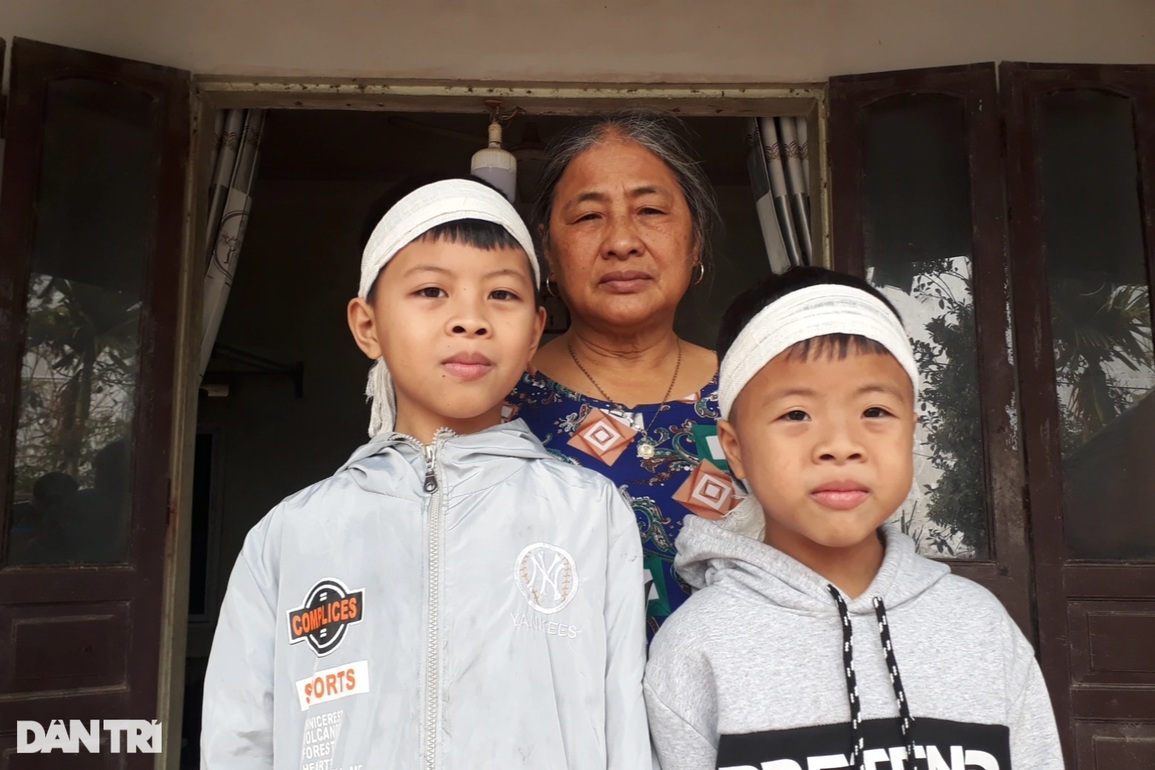 Bố bỏ đi biệt tích, 2 đứa bé mồ côi mẹ lay lắt sống cùng bà ngoại già yếu - 3 Bố bỏ đi biệt tích, 2 đứa bé mồ côi mẹ lay lắt sống cùng bà ngoại già yếu - 3