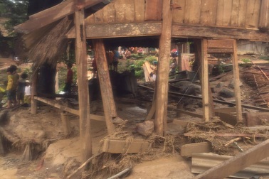 Bản làng xác xơ sau lũ quét, 10 ngôi nhà biến mất