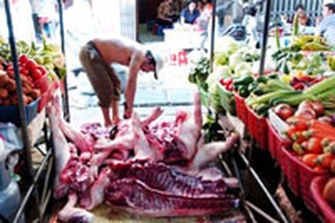 Thiếu gà vịt, nhiều thực phẩm tăng giá