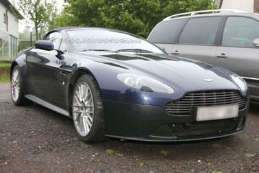 Lộ diện Aston Martin V12 Vantage mui trần