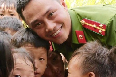 Thượng úy '"giải cứu" chổi ế