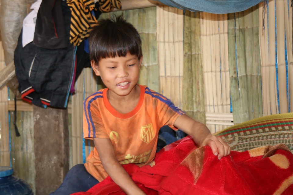 Hai bà cháu ăn cơm trắng chan nước lã, nhường cơm sẻ áo với học sinh nghèo - 5 Hai bà cháu ăn cơm trắng chan nước lã, nhường cơm sẻ áo với học sinh nghèo - 5