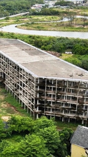 Cảnh hoang phế bên trong khu nghỉ dưỡng 5 sao ở Phú Quốc
