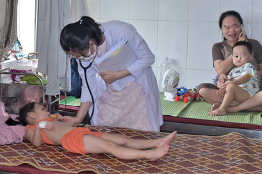 12 trẻ mầm non nhập viện nghi do ngộ độc