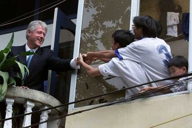 Cựu Đại sứ Lê Văn Bàng tiết lộ về chuyến thăm Việt Nam của Tổng thống Clinton