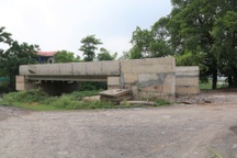 Cầu 19 tỷ đồng "đắp chiếu" gần 10 năm vì vướng... 32 m2 đất