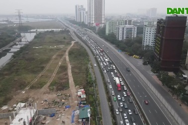 Cao tốc Pháp Vân - Cầu Giẽ ùn tắc ngày mùng 4 Tết