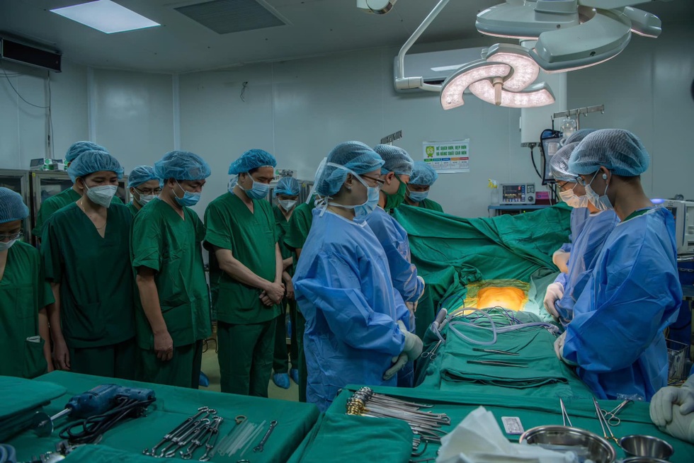 5 giờ xuyên đêm và khoảnh khắc ghép tim đầu tiên ở BV Đại học Y Dược TPHCM - 1 5 giờ xuyên đêm và khoảnh khắc ghép tim đầu tiên ở BV Đại học Y Dược TPHCM - 1