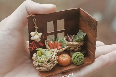 9x Tiền Giang đam mê sáng tạo mô hình tí hon từ rác thải nhựa