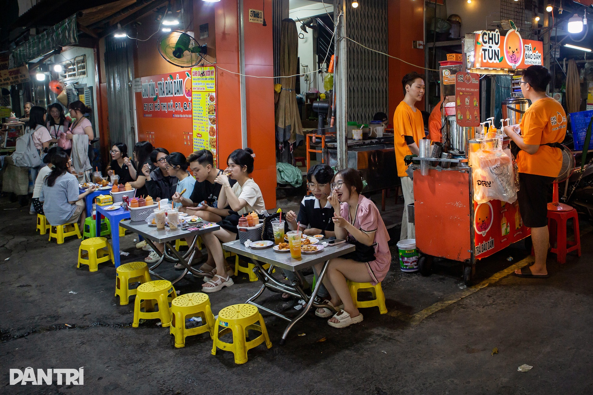 Hai phố ẩm thực lớn nhất TPHCM: Nơi lác đác, chỗ chen chân - 8 Hai phố ẩm thực lớn nhất TPHCM: Nơi lác đác, chỗ chen chân - 8