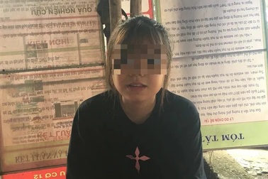 Nữ sinh lớp 10 bị 2 bạn nữ đánh tím mắt, sưng mặt