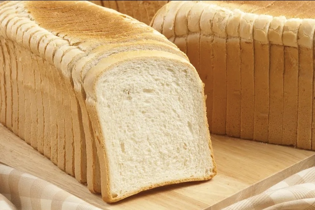 Bánh mì trắng - món quen thuộc nhưng 3 nhóm này cần tránh xa - 1 Bánh mì trắng - món quen thuộc nhưng 3 nhóm này cần tránh xa - 1
