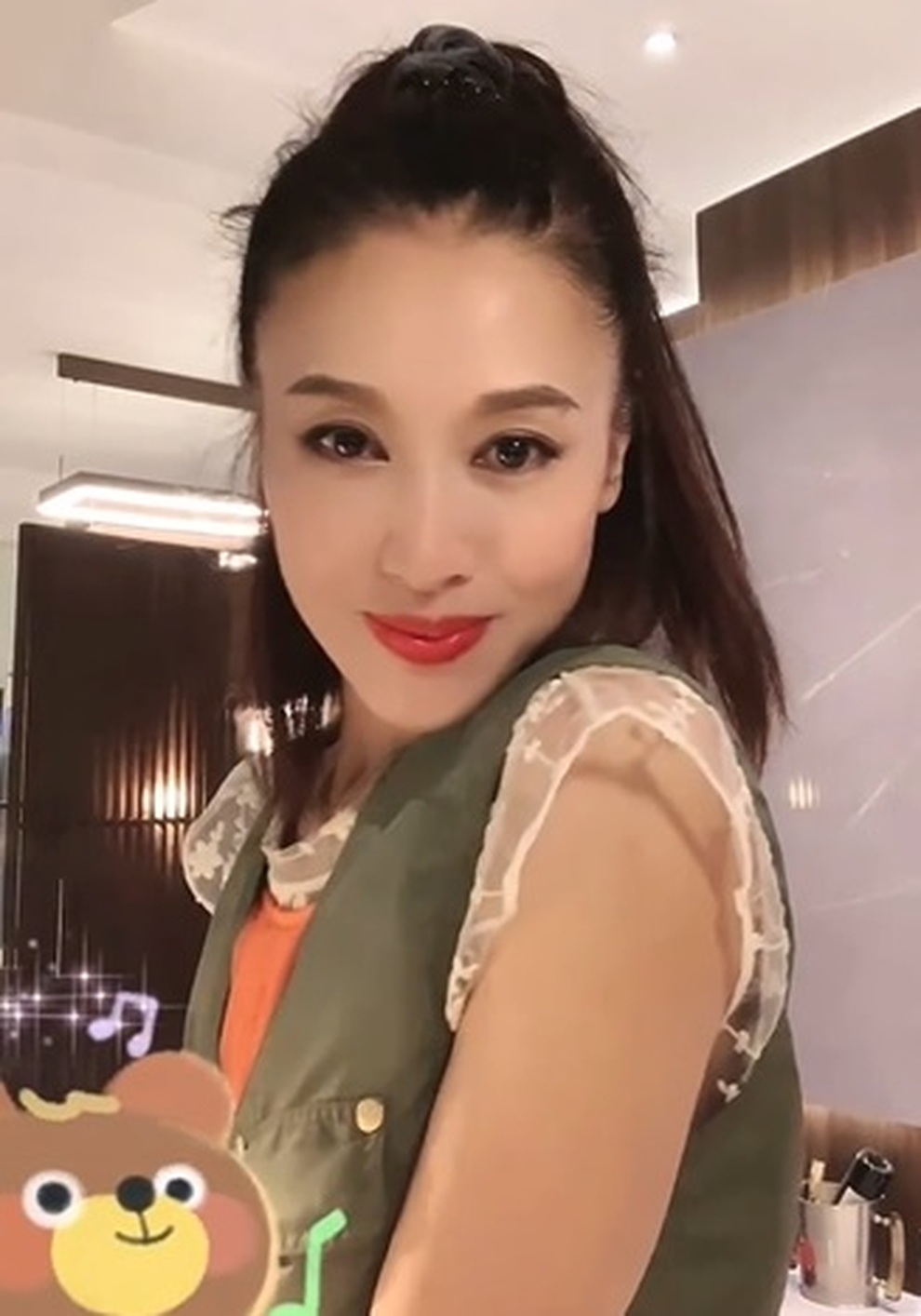 Nữ diễn viên Trịnh Sảng 55 tuổi khổ vì... nữ diễn viên Trịnh Sảng 30 tuổi - 3 Nữ diễn viên Trịnh Sảng 55 tuổi khổ vì... nữ diễn viên Trịnh Sảng 30 tuổi - 3