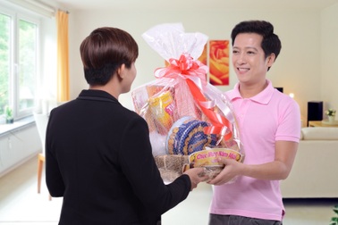 Phiên bản năm 2016 của giỏ quà Tết truyền thống