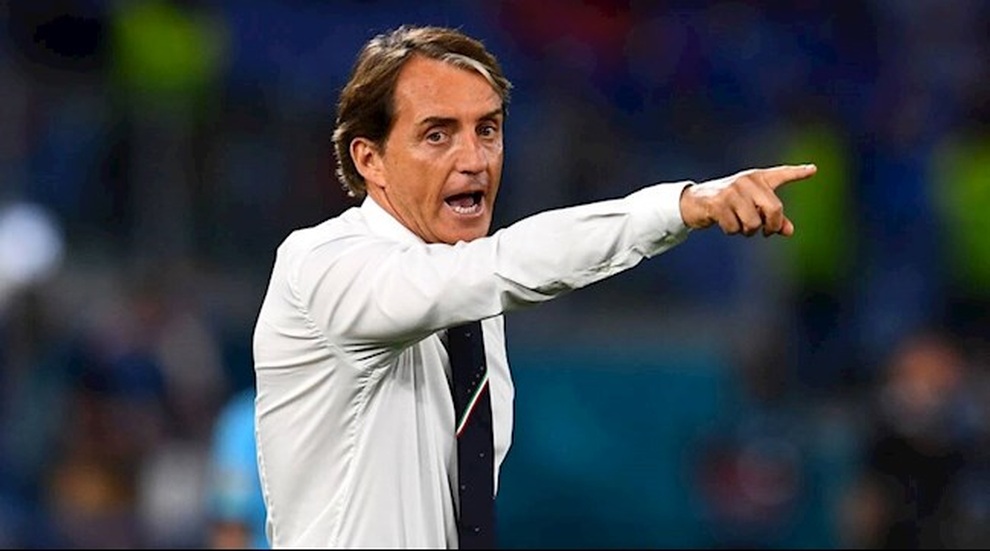 Đội tuyển Italia thăng hoa ở Euro 2020: Màn lột xác từ… gã lùn - 3 Đội tuyển Italia thăng hoa ở Euro 2020: Màn lột xác từ… gã lùn - 3