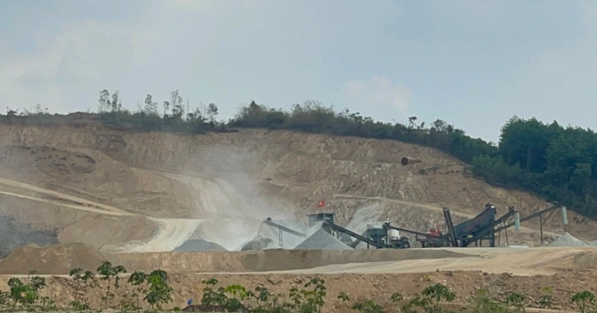 View - Tập đoàn Sơn Hải bị "tuýt còi" vì khai thác đá khi chưa đầy đủ thủ tục | Báo Dân trí