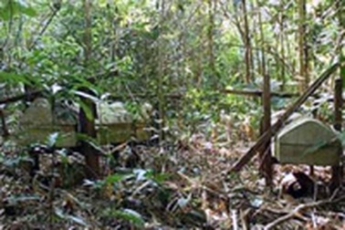 Đi tìm bóng dáng quan tài treo của người Giẻ Triêng ở Kon Tum