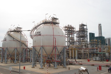 Bàn giao Nhà máy hóa dầu cho Petrovietnam