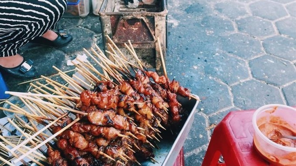 Vỉa hè trà chanh lên giá 15 ngàn đồng, quán cafe thu 100 ngàn đồng/cốc sữa chua - 3 Vỉa hè trà chanh lên giá 15 ngàn đồng, quán cafe thu 100 ngàn đồng/cốc sữa chua - 3