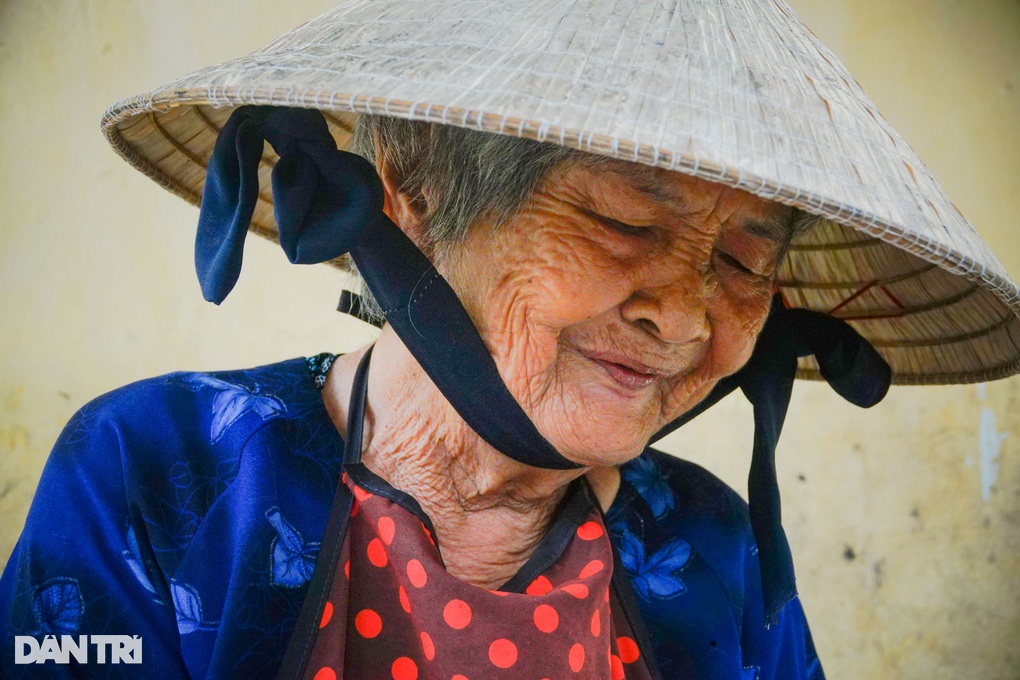 Phương châm sống của cụ bà U90 ở TPHCM khiến nhiều người xót xa - 4 Phương châm sống của cụ bà U90 ở TPHCM khiến nhiều người xót xa - 4