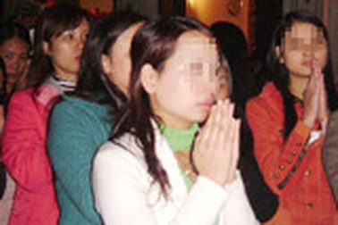 Đi chùa Hà làm lễ… gọi tình