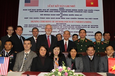 Mỹ “mong người dân VN không còn bị đe dọa bởi bom mìn chưa nổ”