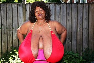 Choáng ngợp trước “núi đôi” nặng gần 40kg