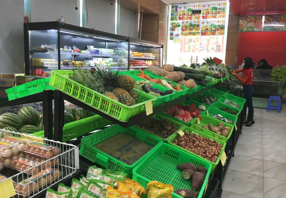 Hà Nội ngày đầu cách ly toàn xã hội: Hàng hóa tràn ngập, sức mua lại giảm - 17 Hà Nội ngày đầu cách ly toàn xã hội: Hàng hóa tràn ngập, sức mua lại giảm - 17
