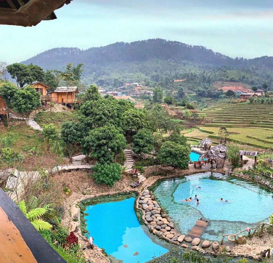 “Mê mẩn” suối khoáng nóng được ví như “tiểu Bali” trên đất Yên Bái - 1 “Mê mẩn” suối khoáng nóng được ví như “tiểu Bali” trên đất Yên Bái - 1