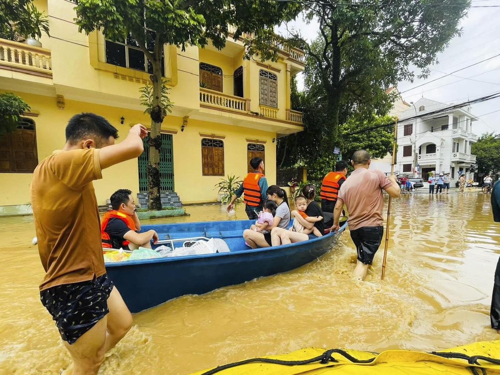 Thái Nguyên ngập sâu trong lũ lớn, người dân lên mạng kêu cứu - 2
