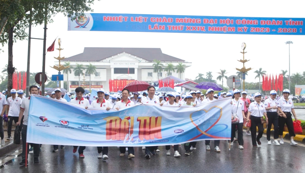 Chuyên gia tim mạch khuyến cáo đi bộ 10.000 bước mỗi ngày - 1 Chuyên gia tim mạch khuyến cáo đi bộ 10.000 bước mỗi ngày - 1
