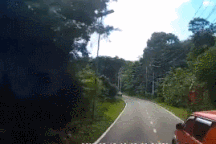 Vượt ẩu ở đường cua khuất tầm nhìn, ô tô gây tai nạn nghiêm trọng