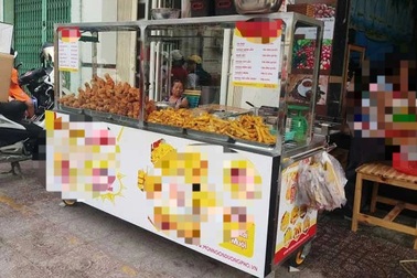 Vờ hỏi mua gà rán để cướp dây chuyền vàng