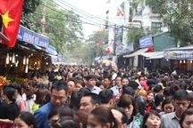 Hàng loạt các đền chùa, di tích ở Hà Nội dừng đón khách, phòng dịch corona