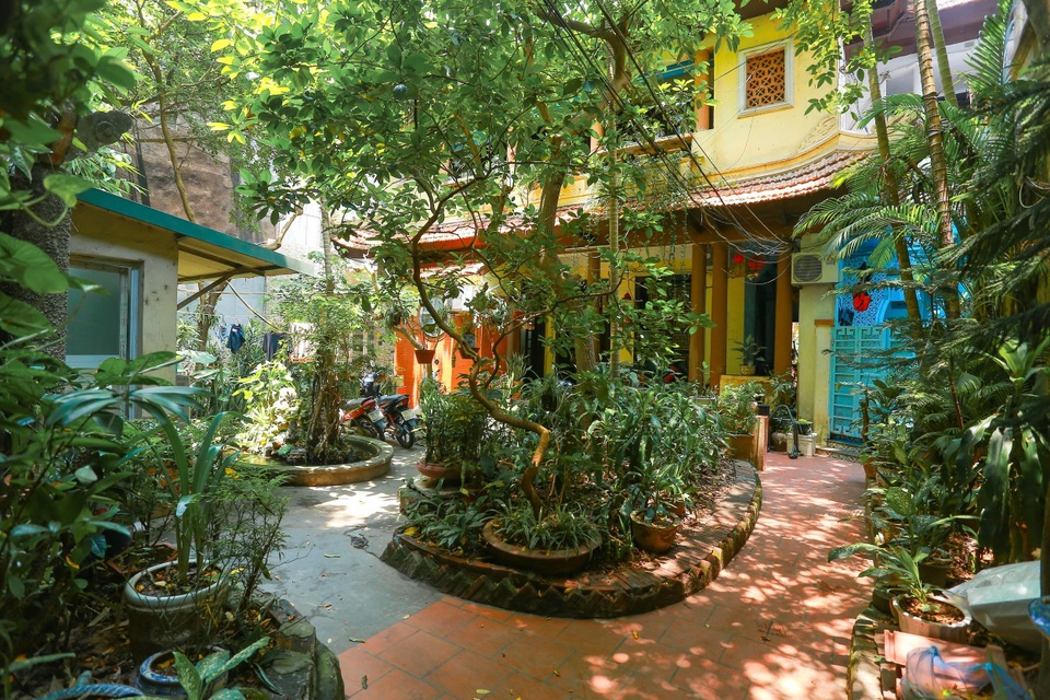 Biệt thự vườn rộng 700m2 của đại gia kim hoàn phố cổ Hà Nội một thời - 3 Biệt thự vườn rộng 700m2 của đại gia kim hoàn phố cổ Hà Nội một thời - 3